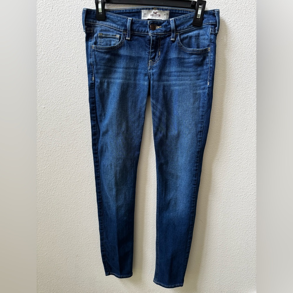Hollister Women’s Low Rise Skinny Jeans - size 3R, 25W & 33L